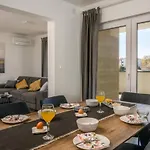 Dora 3 In Kastanjer By Interhome Appartement *