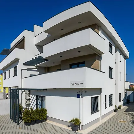 Dora 3 In Kastanjer By Interhome Appartement