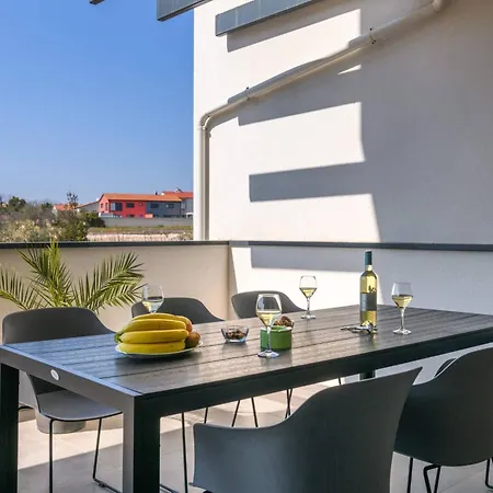 Dora 3 In Kastanjer By Interhome Apartment