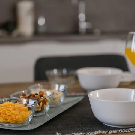 Dora 3 In Kastanjer By Interhome Pola