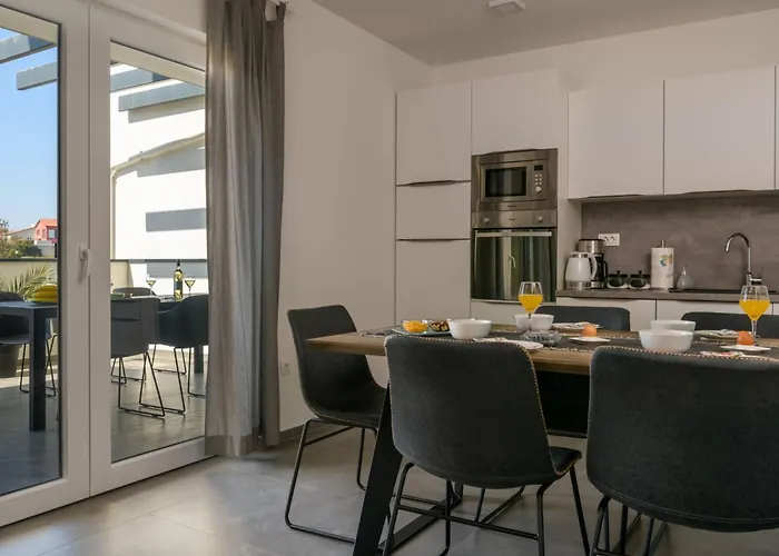 Dora 3 In Kastanjer By Interhome *