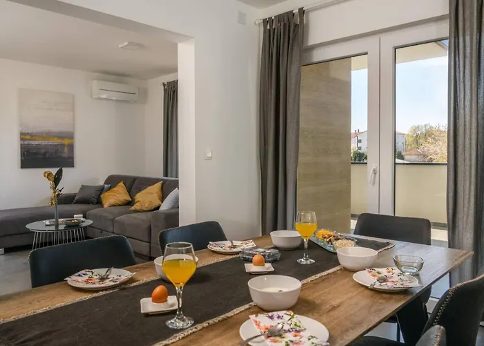 Dora 3 In Kastanjer By Interhome Apartment *