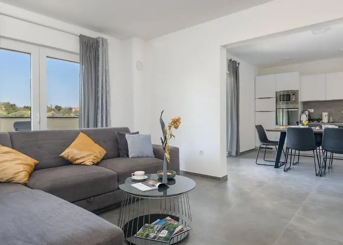 Apartment Dora 3 In Kastanjer By Interhome *