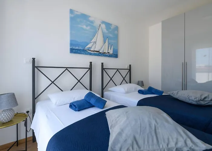 Appartement Dora 3 In Kastanjer By Interhome *