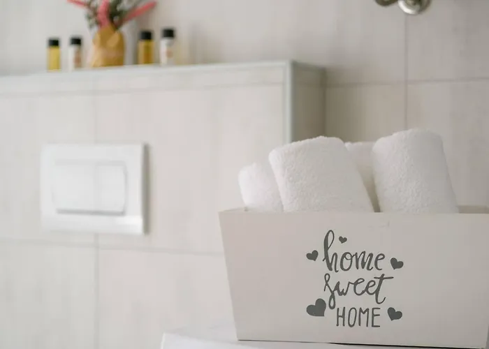 Dora 3 In Kastanjer By Interhome * Pula